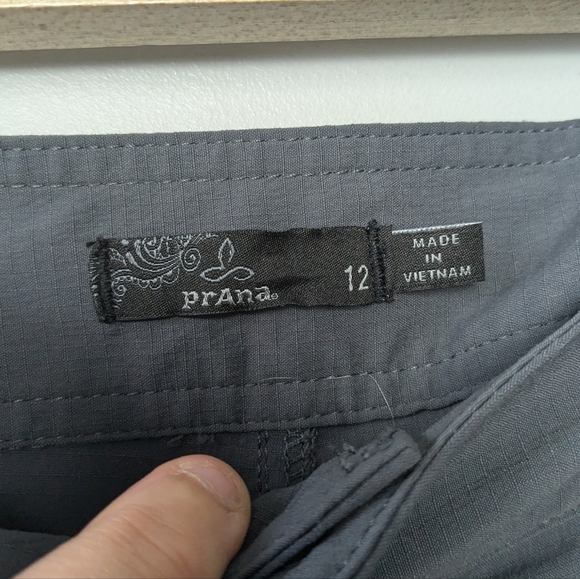 PRANA Nylon Outdoor Pants Size 12 Knee Lenght Dark Gray Color - Picture 5 of 12